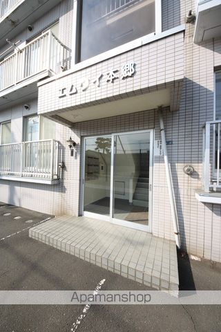 エムワイ本郷の玄関写真