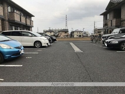 ウィルモア新松戸　Ａ棟[2DK/50m2]の駐車場