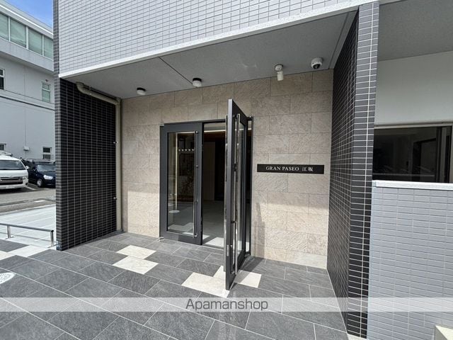 GRAN PASEO 江坂の玄関写真
