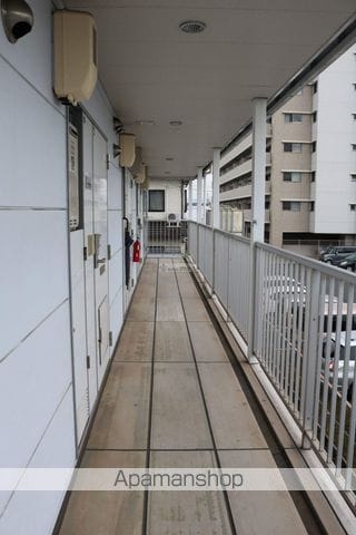 レオパレス新涯ロータスA棟の玄関写真