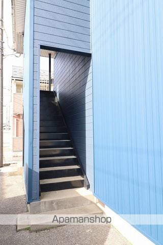 コーポ砺波2号館の玄関写真