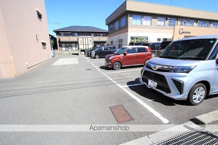シルキーブリーズ山越[1K/31.06m2]の駐車場1