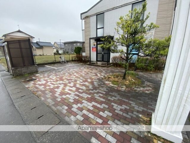 ファミーユβ[1K/23.18m2]の外観3