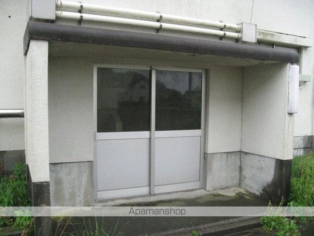 ビレッジハウス金屋2号棟の玄関写真