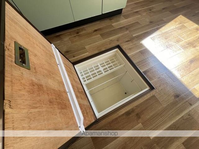 サージ Aの内装写真