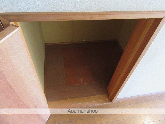 ロイヤルハイツAの内装写真