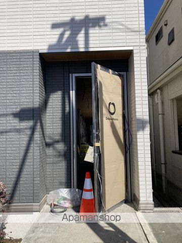 セレスティア早宮の玄関写真