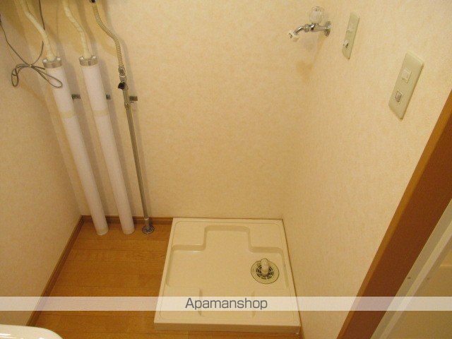 メイプルコート館坂の内装写真