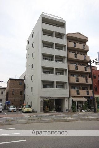 7FLATSの外観写真
