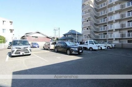 サーパス鷹子弐番館[3LDK/74.23m2]の駐車場