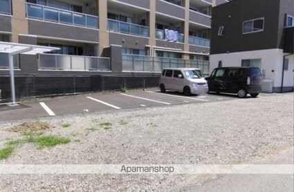 Ｂｅｌｇｒａｖｉａ朝生田ｐｒｅｍｉｕｍ[1DK/34.4m2]の駐車場2