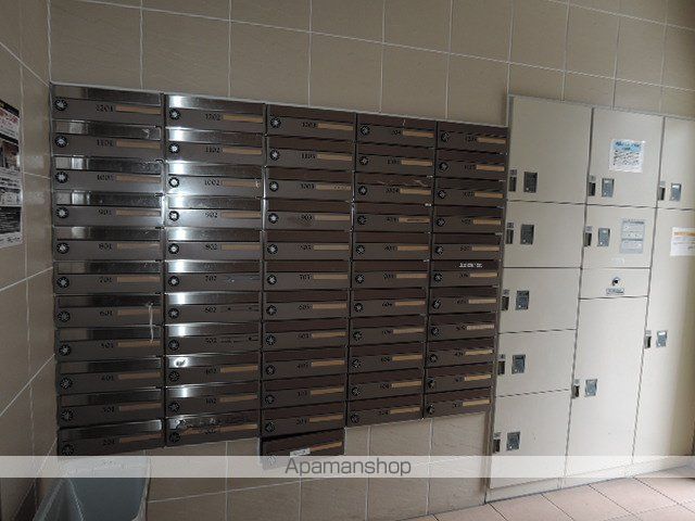 コンフォリア行徳の玄関写真