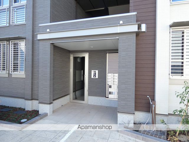 クレシア菱木の玄関写真