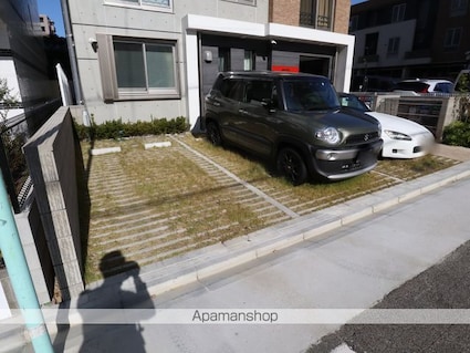 ｑｕａｄｏｒ今池ＥＡＳＴ[1LDK/29.27m2]の駐車場