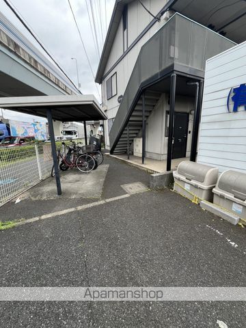 第2フラワービルの玄関写真
