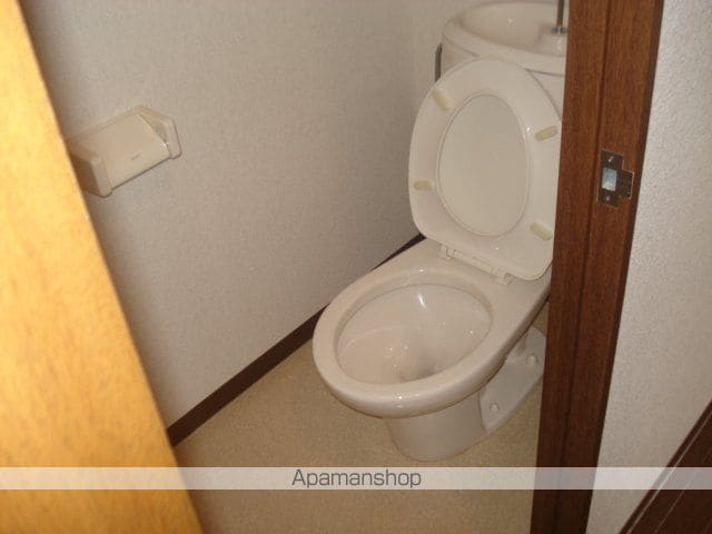 ニューリバーコートの外観写真