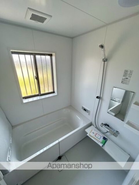 Ｋ’Ｓヴィレッジ笹川　Ｅ[3LDK/78.66m2]のバス