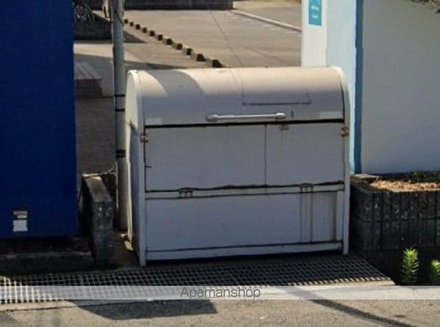レオパレスサニーコートの玄関写真