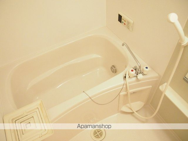 プラードIIIの内装写真