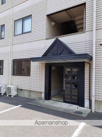 グリーンヒルズ中尾の玄関写真