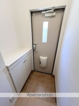 和歌山県和歌山市布引[1LDK/46.09m2]の玄関