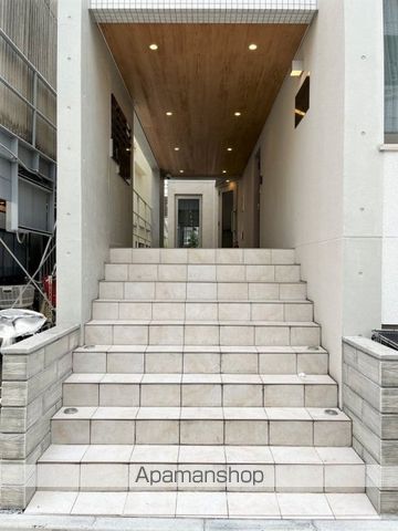 RUYGO神楽坂の玄関写真
