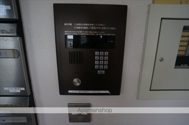 宝来中央ハイツの玄関写真