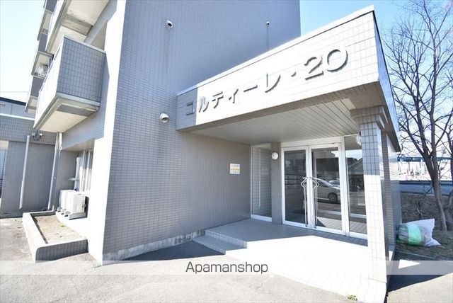 コルティーレ20の玄関写真