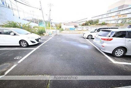 サンノーブル大塚[1K/20m2]の駐車場