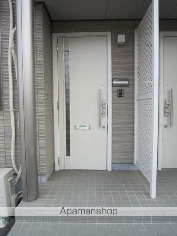 レジダンスDの玄関写真