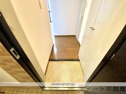 シャルマンコーポ湊町[1R/31.7m2]の玄関