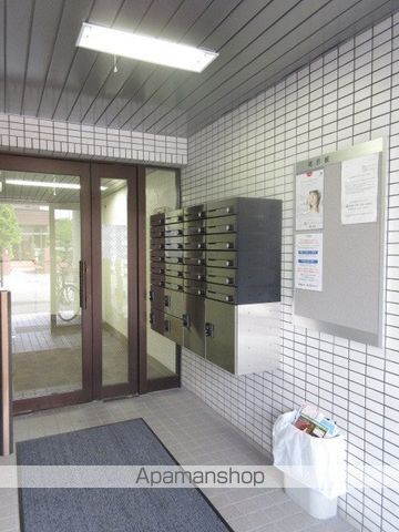 ジュマ宮の森A棟の玄関写真