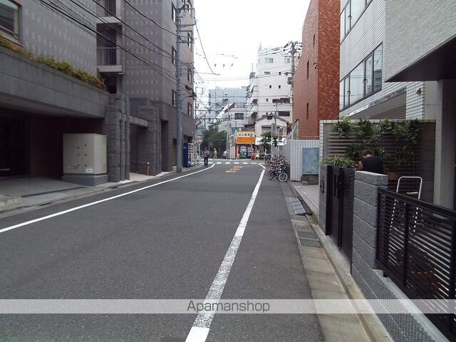 エスティメゾン四谷坂町[1K/30.11m2]の周辺1