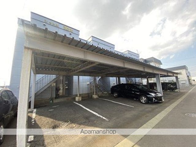 シャトル1DKの外観写真
