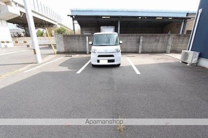 Ｓｕｎｎｙ　Ｃｏｕｒｔ[3LDK/81.14m2]の駐車場