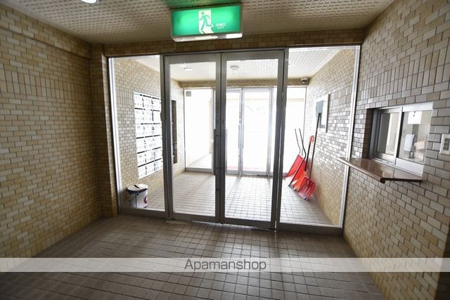 富岡レジデンスの玄関写真