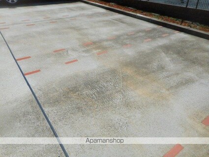 ブリーズ[1LDK/42.59m2]の駐車場