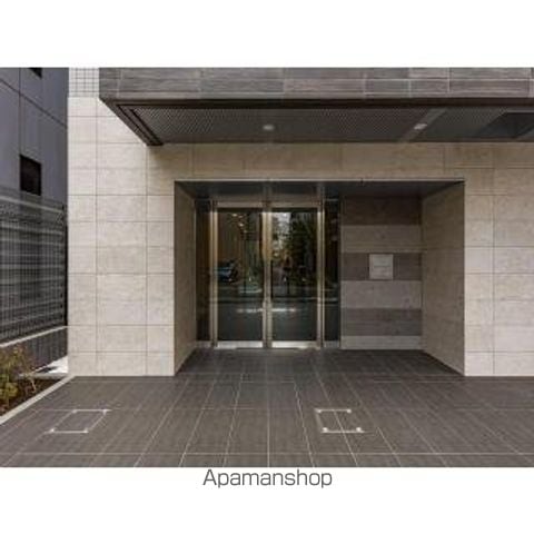 クオリタス秋葉原の玄関写真