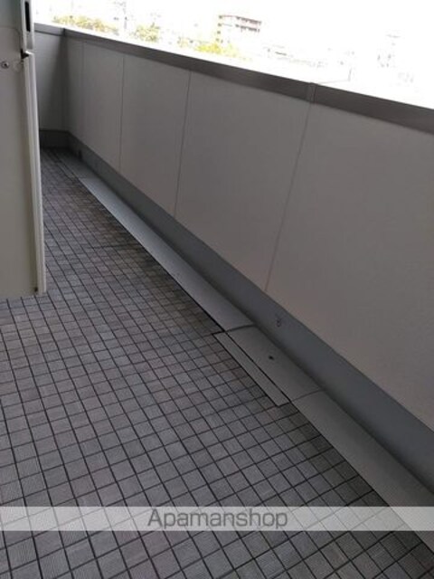和歌山県和歌山市鷹匠町２丁目[2LDK/63.57m2]のバルコニー