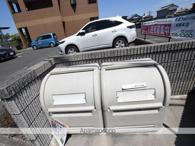ネオ シュトラーゼのその他写真