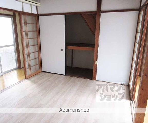 西野山百々町貸家の内装写真