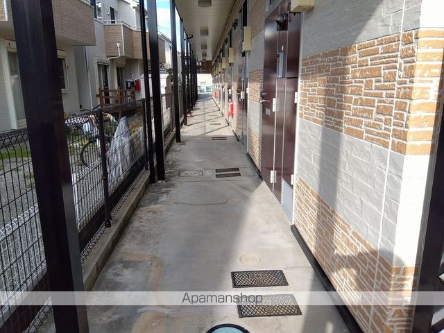 レオパレスアイの玄関写真