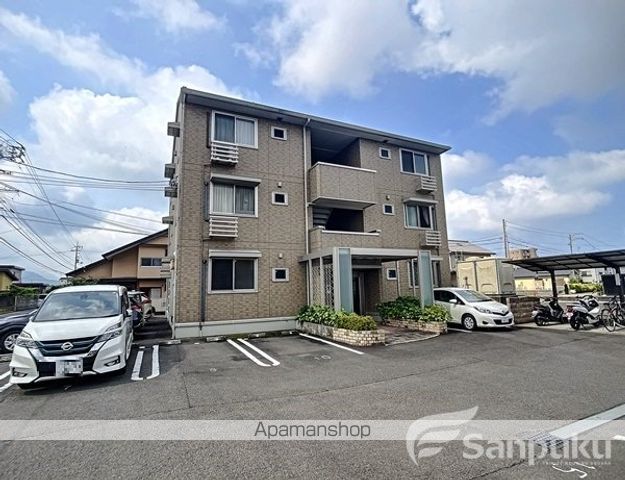 クレマンティーヌ A棟の外観写真