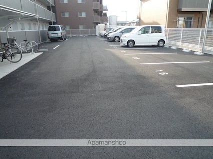 リュミエール[1DK/31.74m2]の駐車場1