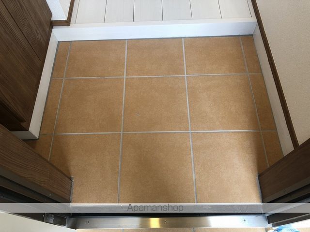 ＪＲ奥羽本線 高擶駅 徒歩8分 3階建 築2年の玄関写真