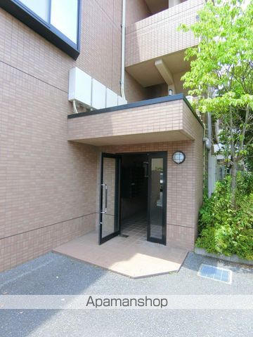 リュミエ京田辺の玄関写真