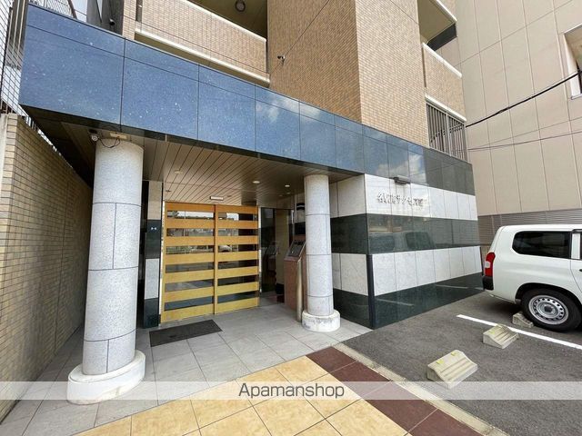 名駅南サクセスVIIIの玄関写真