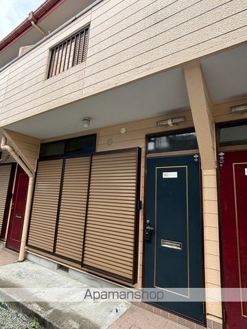 メゾンロープ飯田岡の玄関写真