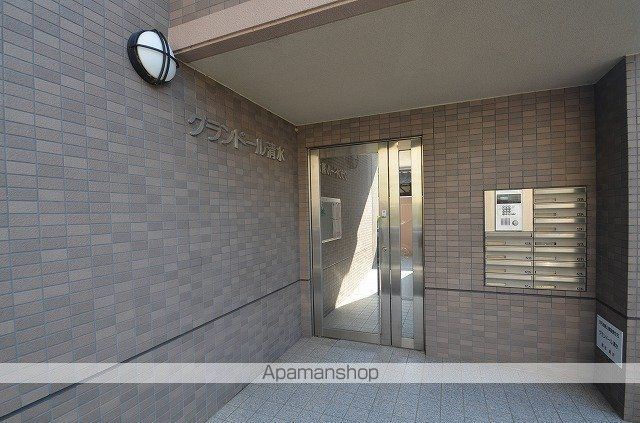 グランドール清水の玄関写真
