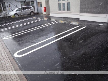福島県福島市三河北町[1R/37.14m2]の駐車場